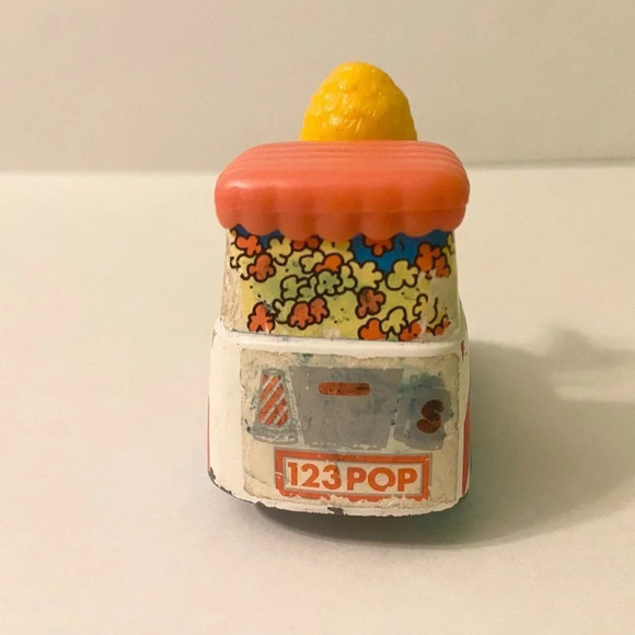 Vtg 1983 Sesame Street Diecast Grover Rocket Big Bird Popcorn Truck PVC Figures - Picture 12 of 15